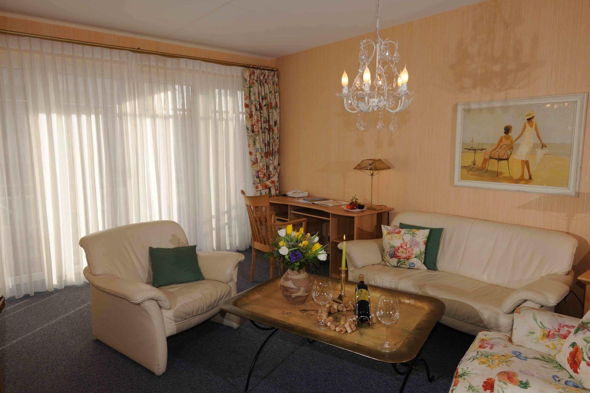 Hotel Meerlust Zingst Esterno foto